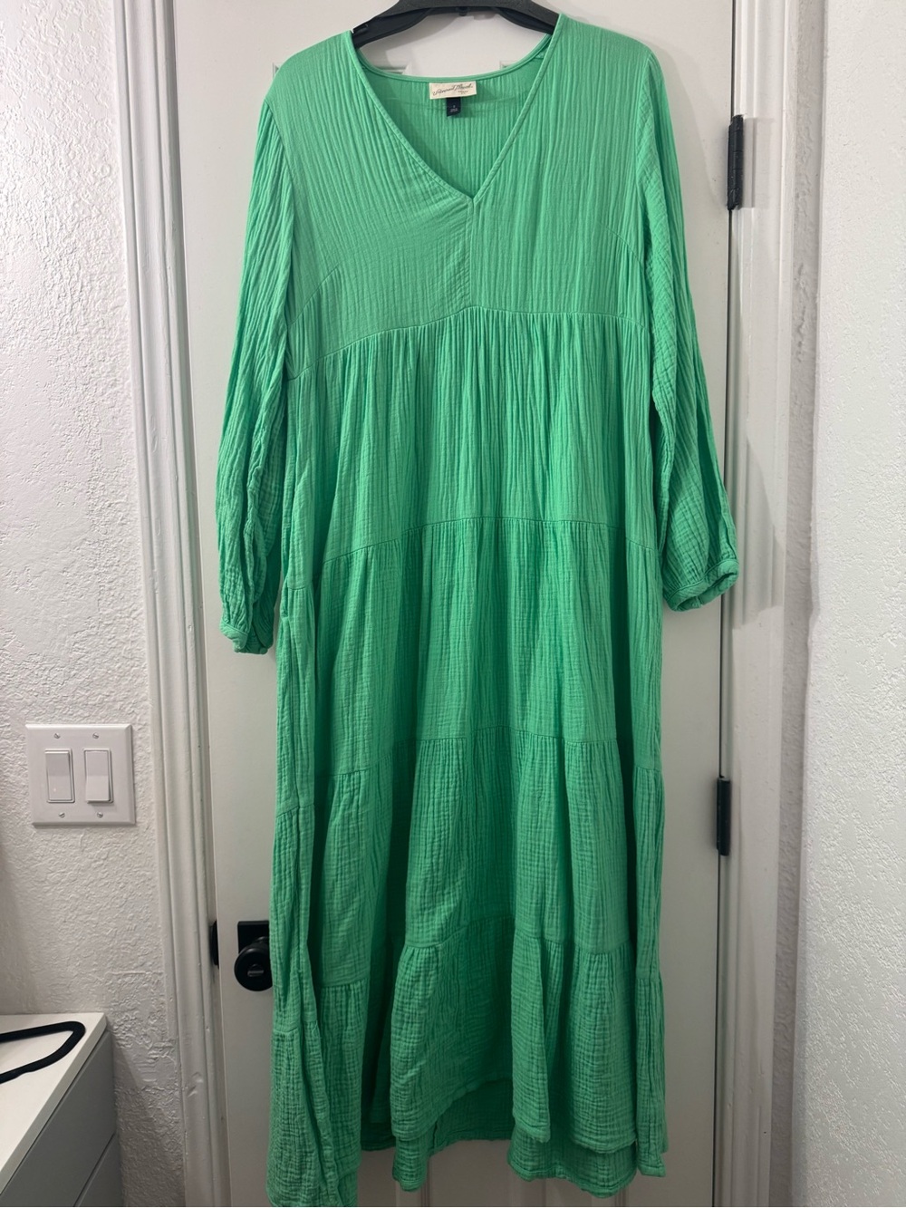 Universal Thread Mint Green V-Neck Tiered Maxi Dress